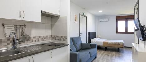 3 habitaciones y ropa de cama