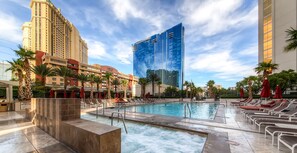 Piscine extérieure, piscine chauffée