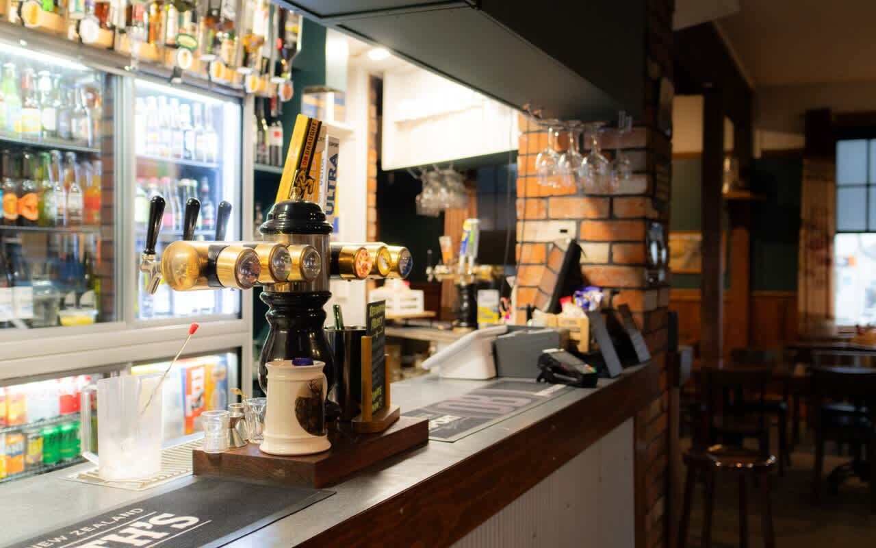 Bar (en la propiedad)