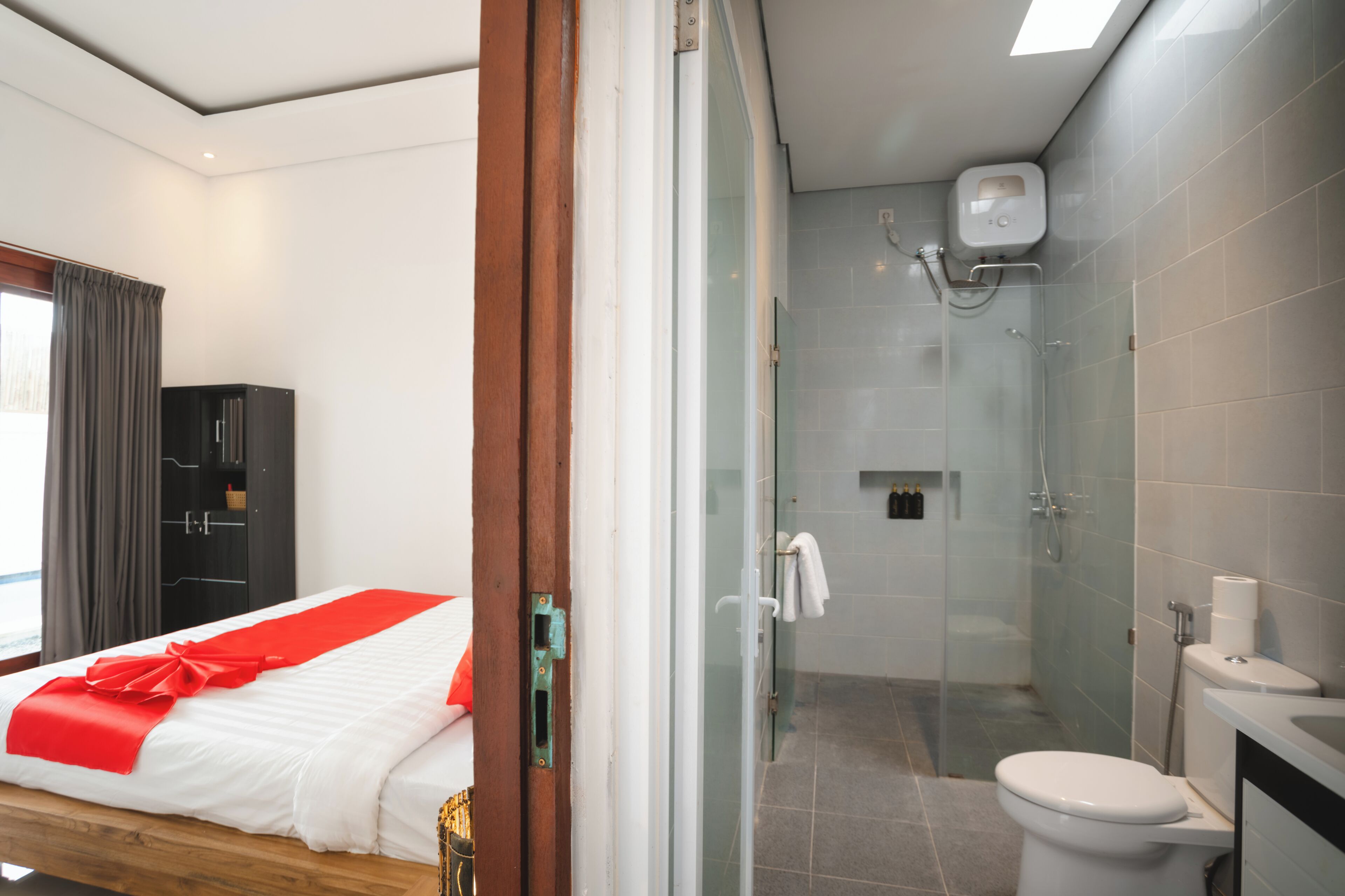 Two Bedroom with Private Pool | 2 soverom, skrivebord, strykejern/-brett og wi-fi (inkludert)