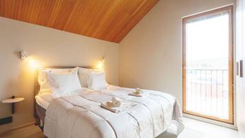 4 chambres, bureau, fer et planche à repasser, lit parapluie