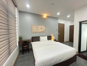 Basic Double Room Single Use, Patio, City View | Desk, free WiFi - Sunshine Mini Hotel (Pho Yen)