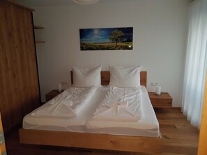 2 bedrooms, internet