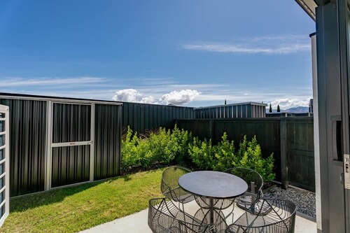 Willow Lane Summary: