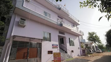 Façana frontal de l'allotjament