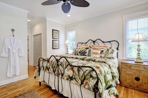 3 bedrooms, travel cot, WiFi, bed sheets