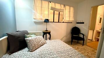 3 chambres, fer et planche Ă repasser, Wi-Fi, draps fournis