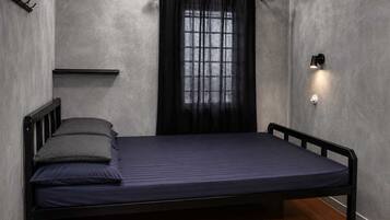 Basic Double Room | Soundproofing, free WiFi