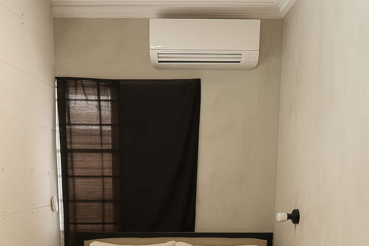 Basic Double Room | Soundproofing, free WiFi