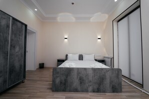 Phòng đôi, quang cảnh hồ bơi | Truy cập Internet không dây miễn phí 