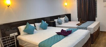 SMJ GRAND HOTEL & MAHAL