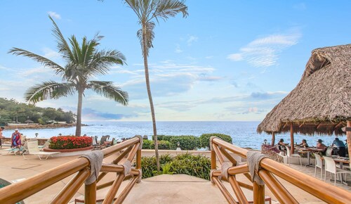 Girasol 901: Beachfront Suite on Playa Gemelas