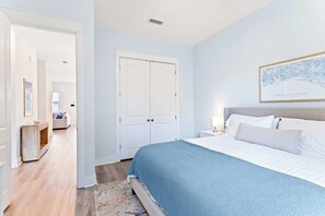 4 bedrooms, desk, iron/ironing board, travel crib