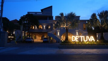 Fachada de la propiedad