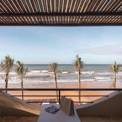Quarto superluxo, vista para a praia | 1 quarto, cortinas blackout, quartos à prova de som