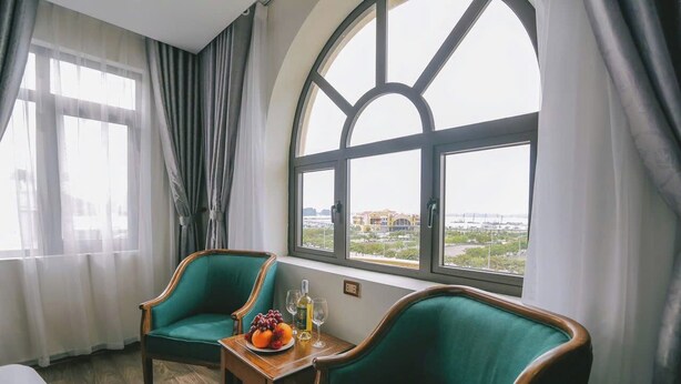 Unclassified image, 1 of 14, button - Properiti Boutique Hotel & Restaurent (Bai Chay)