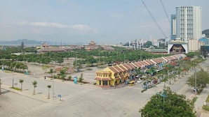 Unclassified image, 4 of 14, button - Properiti Boutique Hotel & Restaurent (Bai Chay)