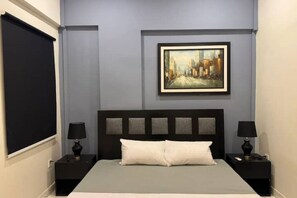3 bedrooms, desk, iron/ironing board, WiFi - Modern minimalist |3 Bed| Dha Phase 7 Ext Karachi

 (Karachi)