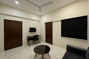 Interior - Modern minimalist |3 Bed| Dha Phase 7 Ext Karachi

 (Karachi)