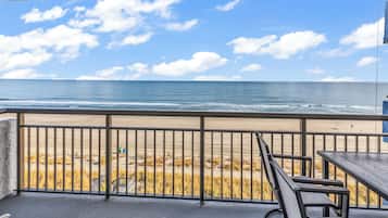 Apartamento Signature, 2 habitaciones, cocina, vistas al mar | Vistas desde la habitación