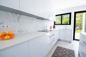 Fridge, microwave, oven, dishwasher - 125 Quinta do Paraiso, elegant Holiday Villa! (Carvoeiro)