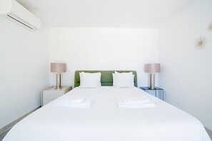 2 bedrooms, iron/ironing board, free WiFi, bed sheets - 125 Quinta do Paraiso, elegant Holiday Villa! (Carvoeiro)
