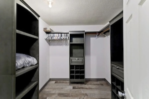 3 bedrooms, WiFi, bed sheets, wheelchair access