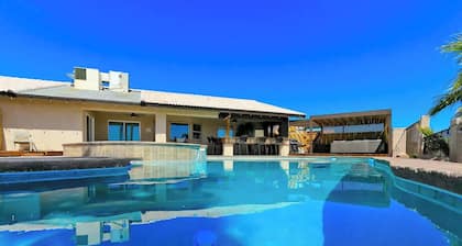 Luxury Retreat Pool House with spectacular views!