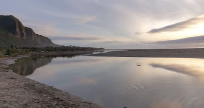 Huāki Punakaiki Bach