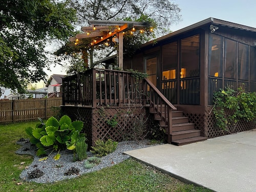 Cozy Getaway East of Nashville