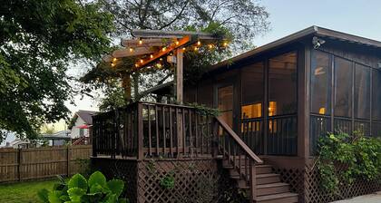 Cozy Getaway East of Nashville