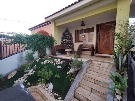 Fachada de la propiedad