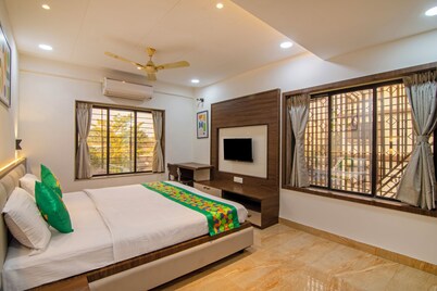 Treebo Petals Suites & Banquet - New Town