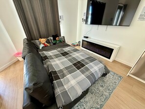 3 bedrooms, iron/ironing board, travel cot, free WiFi