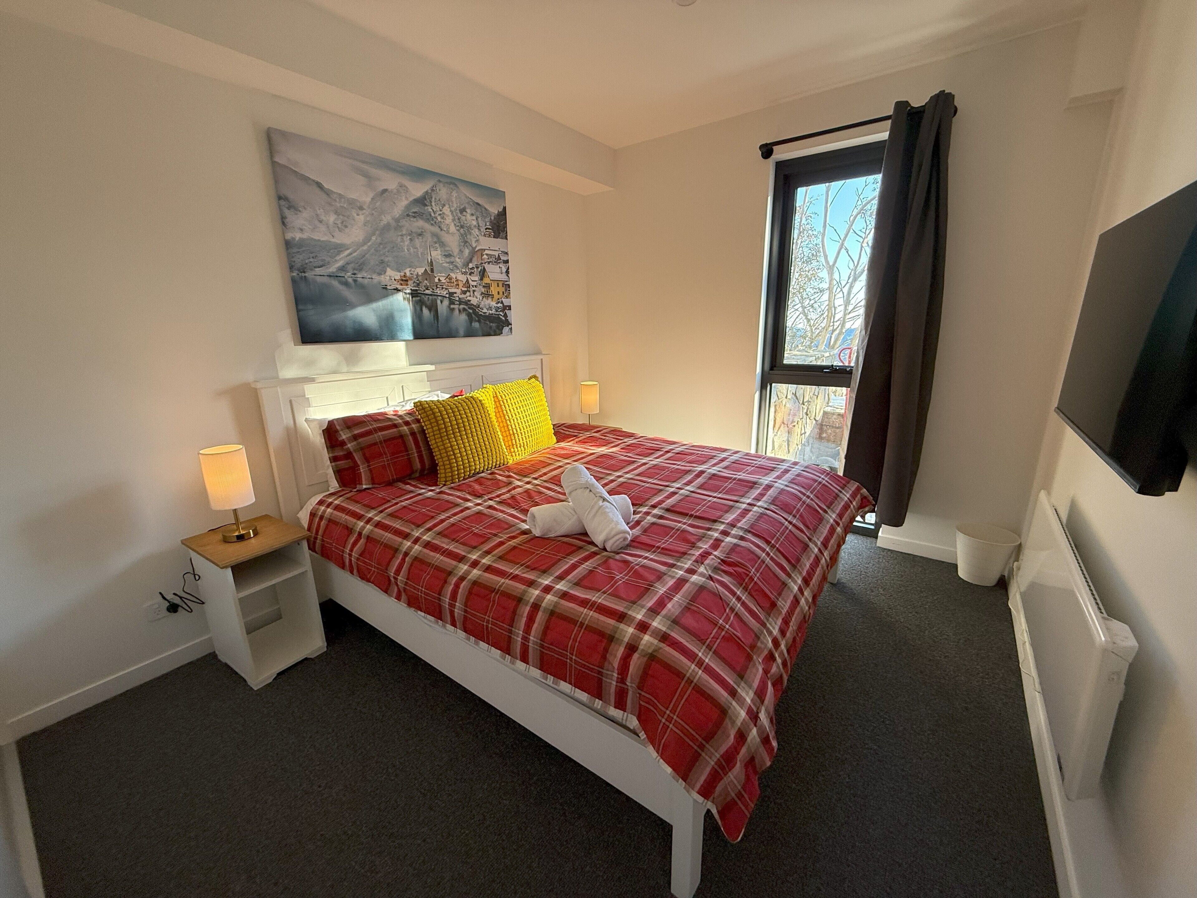 3 bedrooms, iron/ironing board, travel cot, free WiFi