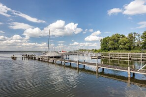 Marina - Holiday Apartment 'Lüttke Stoben am Steinhuder Meer' with Balcony and Wi-Fi (Wunstorf)