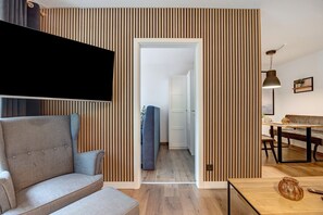 TV - Holiday Apartment 'Lüttke Stoben am Steinhuder Meer' with Balcony and Wi-Fi (Wunstorf)