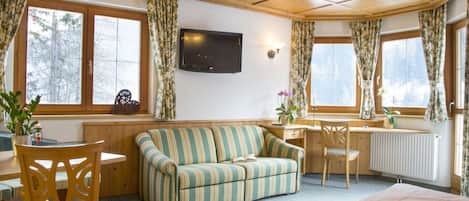 2 bedrooms, free WiFi