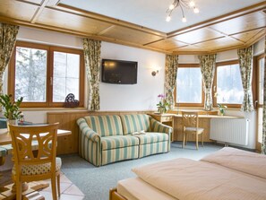 2 bedrooms, free WiFi - Lovely apartment for 4 people with WIFI, TV, balcony and pets allowed (Saint Anton)