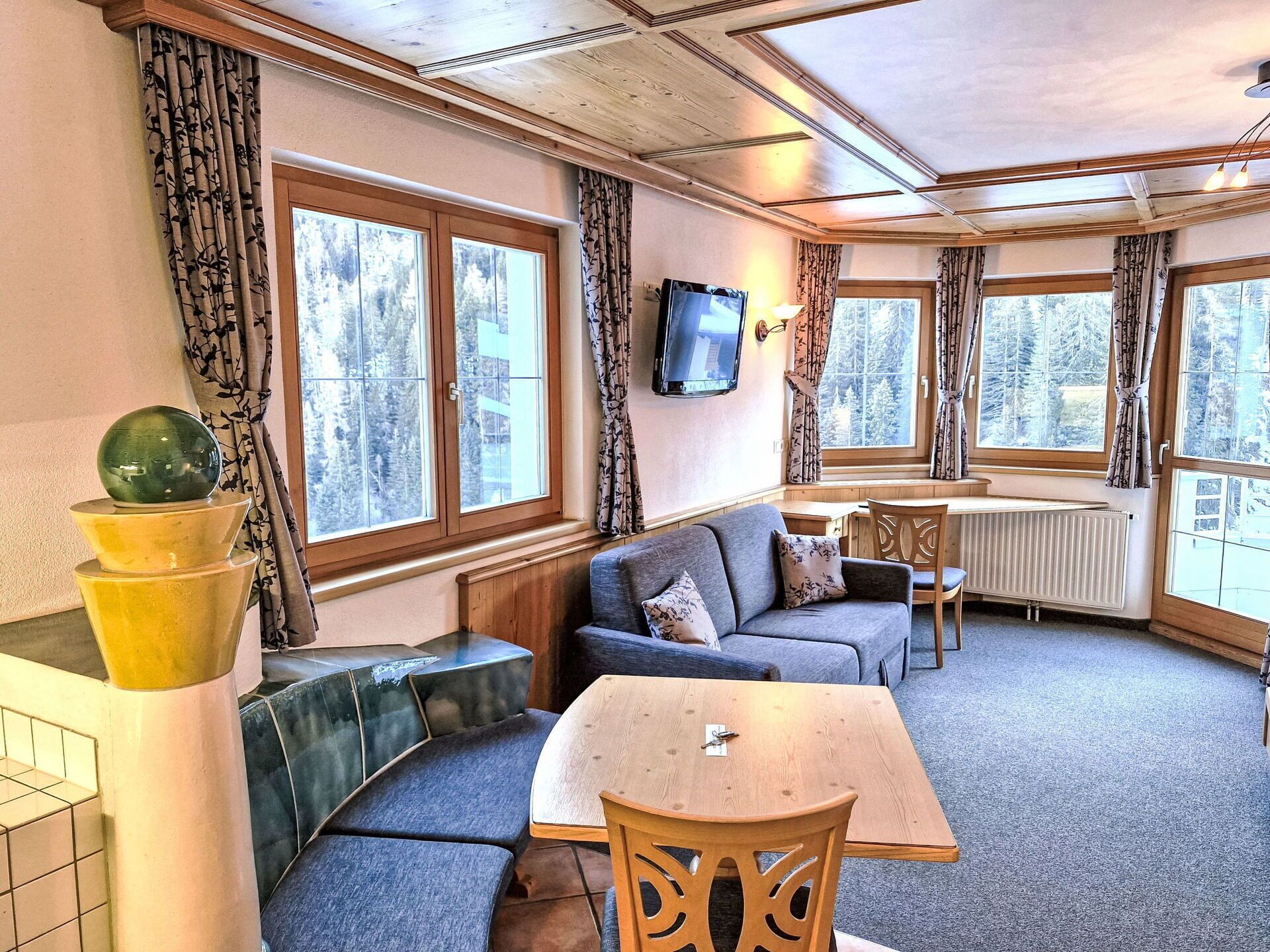 Fernseher, Kamin