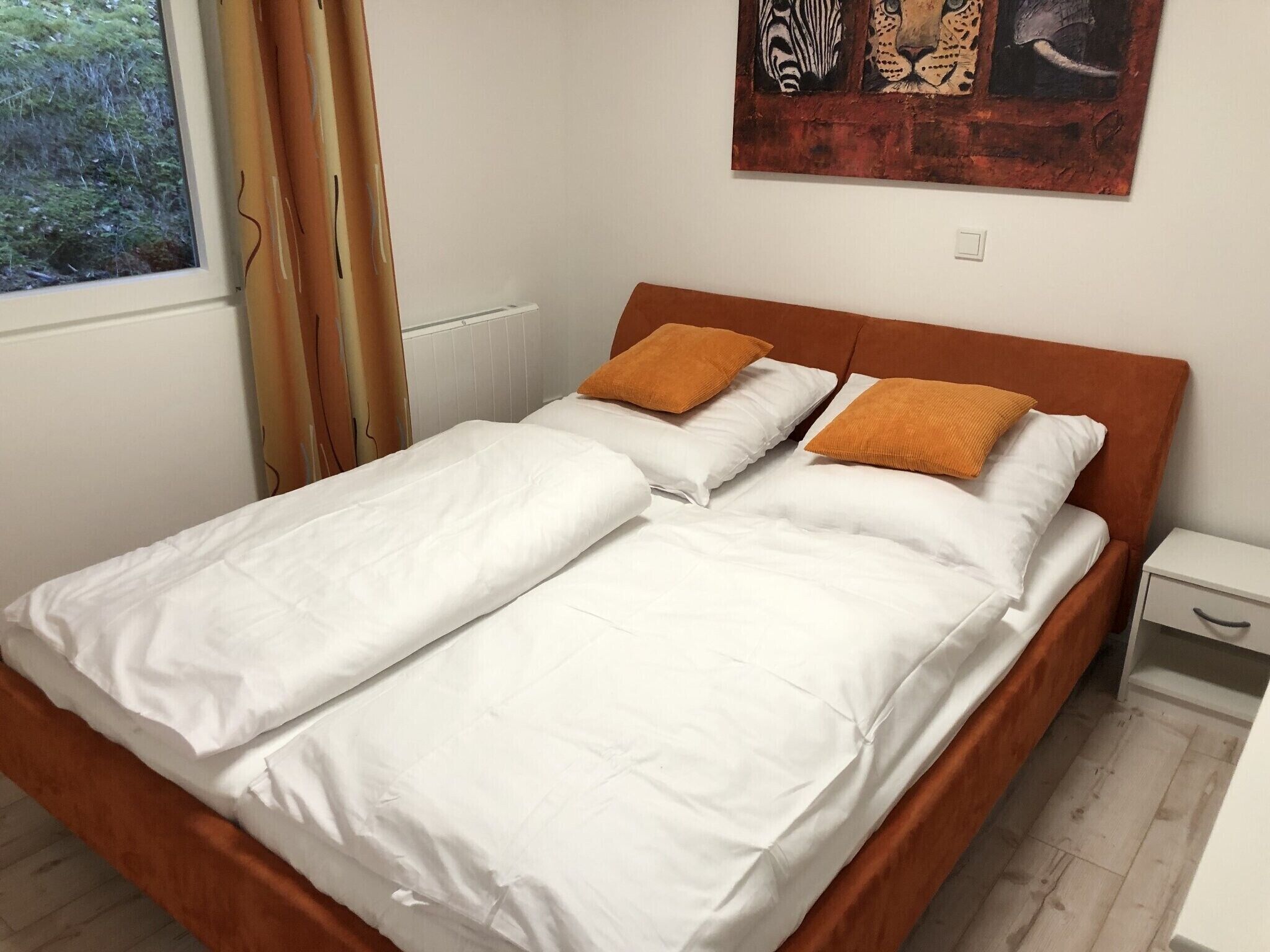 2 bedrooms, iron/ironing board, free WiFi