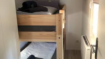 2 Schlafzimmer, Bügeleisen/Bügelbrett, kostenloses WLAN