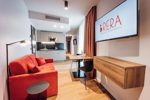 Apartment L - Queen bed and separate bedroom | Living area | Smart TV - Brera Serviced Apartments Böblingen (Boeblingen)