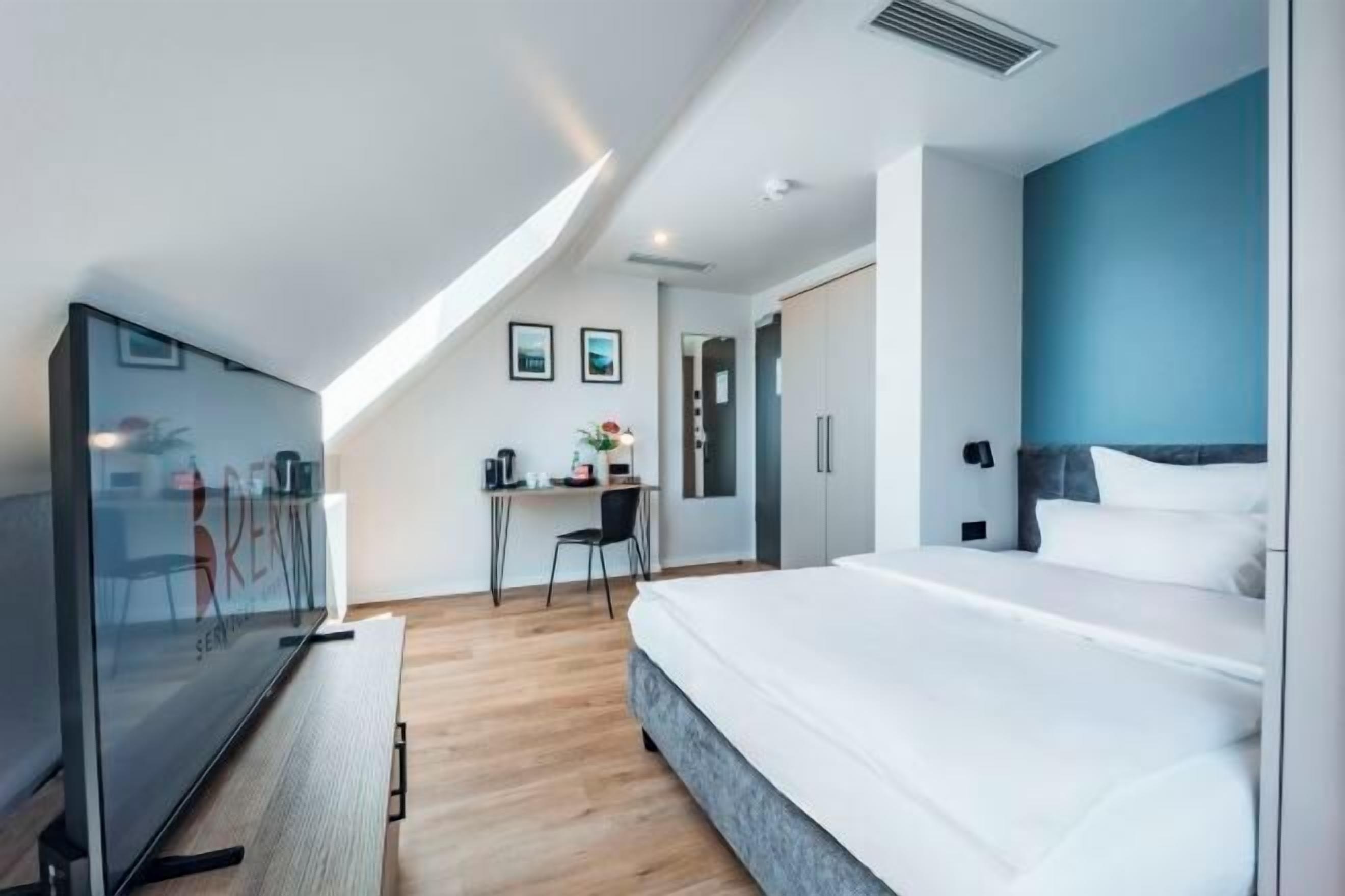 Schallisolierte Zimmer, kostenloses WLAN, Bettwäsche