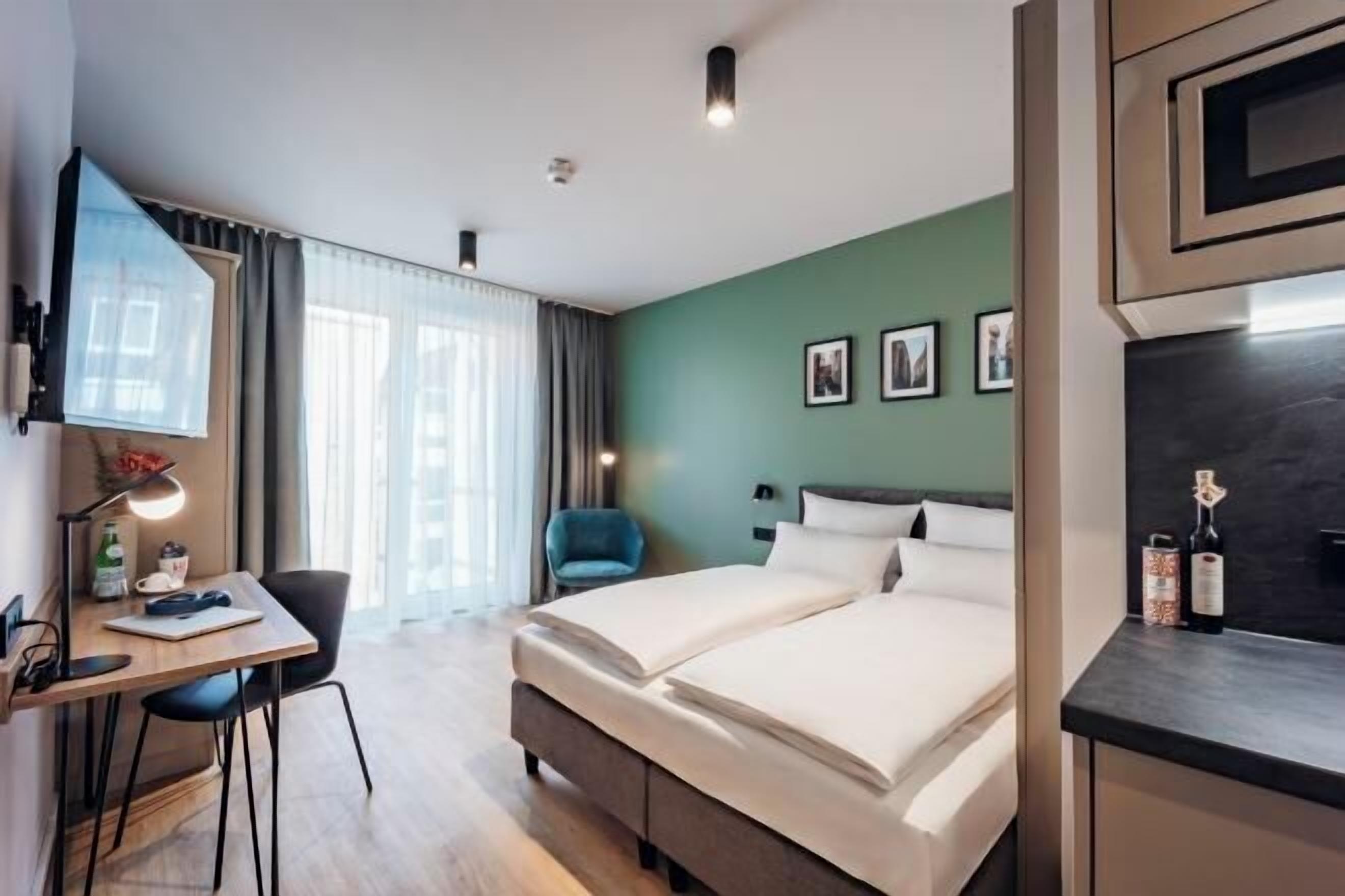 Schallisolierte Zimmer, kostenloses WLAN, Bettwäsche