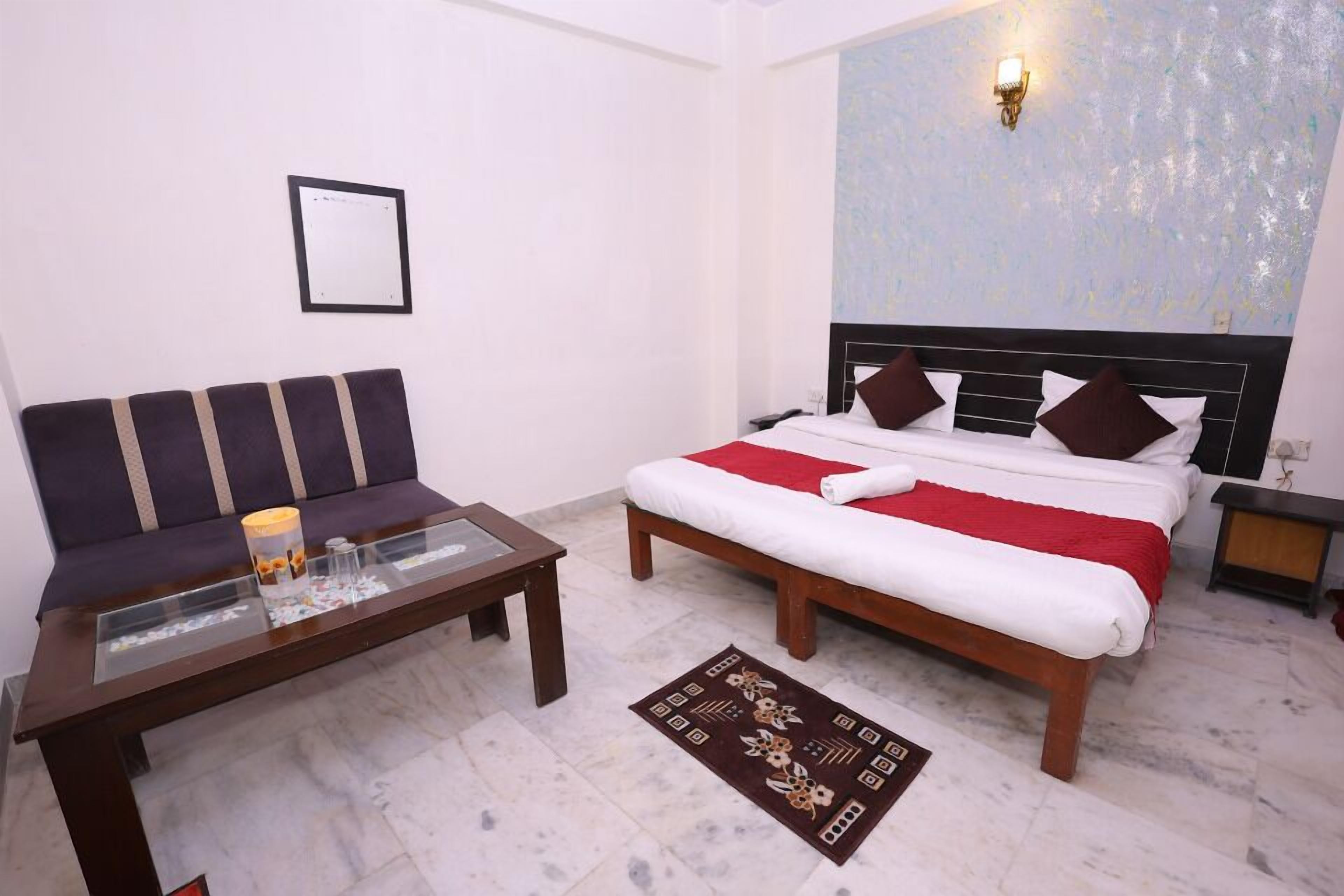 Deluxe Double Room | Blackout curtains, soundproofing, free WiFi, bed sheets