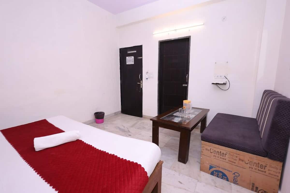 Deluxe Double Room | Blackout drapes, soundproofing, free WiFi, bed sheets