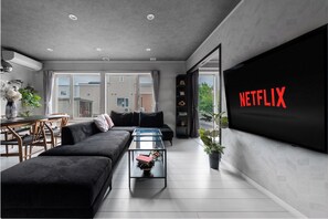 Télévision à écran plat