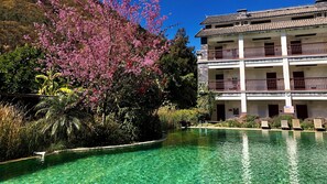 3 outdoor pools - Potala Hot Spring Resort Dali (Dali)