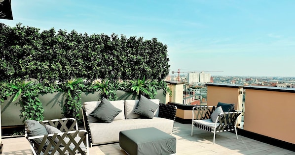 Apartment | Exterior - Centro San Babila - Central Tower Apartment W/ter (Milan)